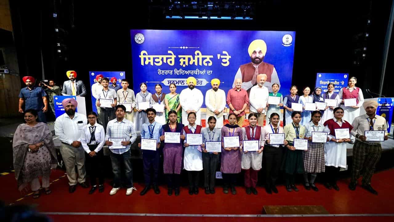 ਪੰਜਾਬ ਦੇ ਸਰਕਾਰੀ ਸਕੂਲਾਂ ਚ ਵੱਡੀ ਮੁਹਿੰਮ, 3.4 ਲੱਖ ਵਿਦਿਆਰਥਣਾਂ ਨੂੰ ਮਿਲੇਗੀ ਮਾਸਿਕ ਧਰਮ ਸਵੱਛਤਾ ਦੀ ਸਿੱਖਿਆ