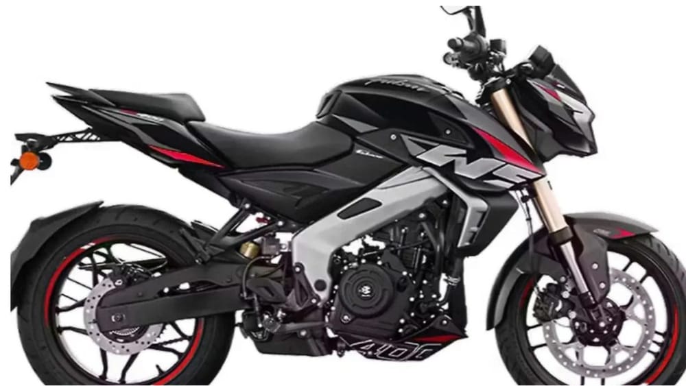 Bajaj Pulsar NS400Z ਕੀਮਤ: 1.80 ਲੱਖ ਰੁਪਏ Bajaj Pulsar NS400Z ਇ ਇਸ ਸੂਚੀ ਵਿੱਚ ਸਭ ਤੋਂ ਸ਼ਕਤੀਸ਼ਾਲੀ ਬਾਈਕਾਂ ਵਿੱਚੋਂ ਇੱਕ ਹੈ, ਜੋ 40.6 hp ਪੈਦਾ ਕਰਦੀ ਹੈ। ਬਾਈਕ ਵਿੱਚ ਚਾਰ ਰਾਈਡਿੰਗ ਮੋਡ ਅਤੇ ਇੱਕ ਬਲੂਟੁੱਥ-ਕਨੈਕਟਡ ਡਿਸਪਲੇਅ ਵੀ ਹੈ।