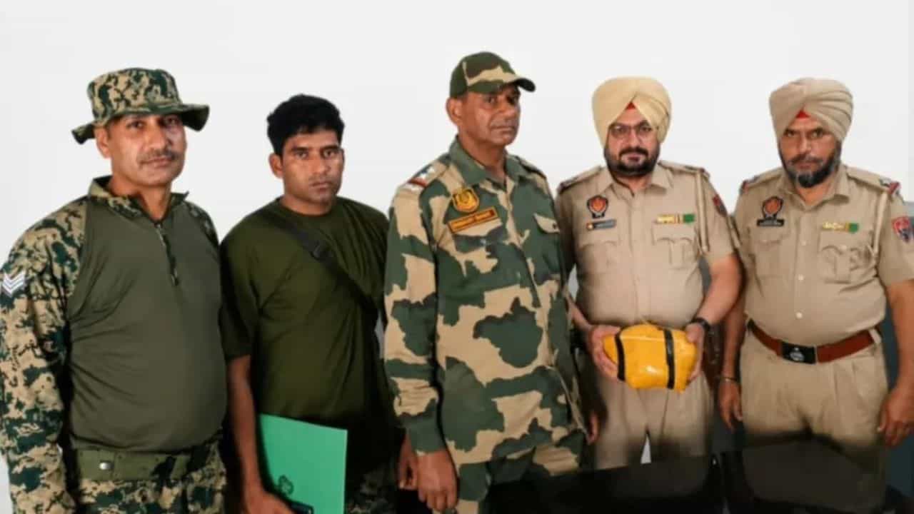 ਅੰਮ੍ਰਿਤਸਰ ਚ BSF ਤੇ ਪੁਲਿਸ ਨੇ ਸਾਂਝੇ ਆਪ੍ਰੇਸ਼ਨ ਦੌਰਾਨ ਫੜੀ 20 ਕਰੋੜ ਦੀ ਹੈਰੋਇਨ, ਸਰਹੱਦੋਂ ਪਾਰ ਆਈ ਸੀ ਖੇਪ