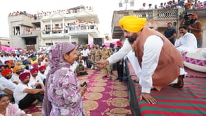ਚਨਾਰਥਲ ਕਲਾਂ ਮਿਲਣੀ ਕਰਨ ਪਹੁੰ ਪਹੁੰਚੇ CM ਮਾਨ, ਵਿਕਾਸ ਲਈ ਦਿੱਤੇ 51 ਲੱਖ