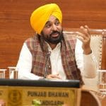 CM ਮਾਨ ਦੀ ‘ਸਰਕਾਰ ਤੁਹਾਡੇ ਦੁਆਰ’ ਮੁਹਿੰਮ ਤਹਿਤ 437 ਸਰਕਾਰੀ ਸੇਵਾਵਾਂ ਪਹੁੰਚੀ ਹਰ ਘਰ, ਵਿਚੋਲਿਆਂ ਦੀ ਲੁੱਟ ਹੋਈ ਖ਼ਤਮ