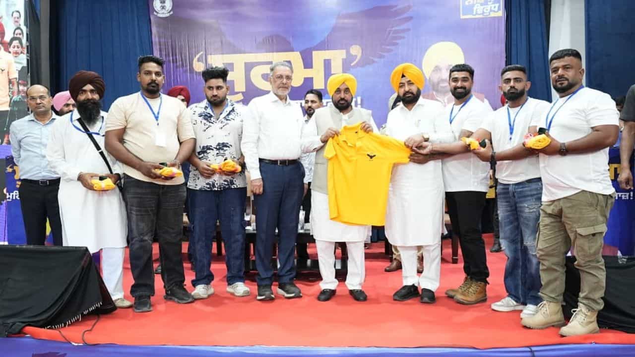 ਲੁਧਿਆਣਾ ਚ CM ਮਾਨ ਵੱਲੋਂ ਸੂਰਮਾ ਮੁਹਿੰਮ ਦਾ ਆਗਾਜ਼, ਨਸ਼ਾ ਛੱਡਣ ਵਾਲੇ ਨੌਜਵਾਨਾਂ ਦਾ ਅੰਗੂਠੀ ਨਾਲ ਸਨਮਾਨ