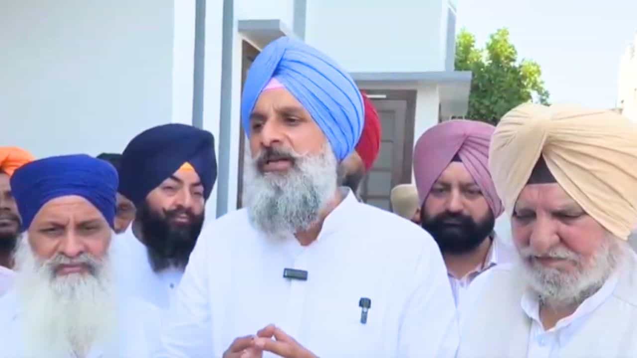 ਬਿਕਰਮ ਮਜੀਠੀਆ ਨੇ ਗ੍ਰਿਫ਼ਤਾਰੀ ਤੋਂ ਬਚਣ ਲਈ ਅਦਾਲਤ ਚ ਪਾਈ ਜ਼ਮਾਨਤ ਪਟੀਸ਼ਨ, 10 ਜੂਨ ਨੂੰ ਹੋਵੇਗੀ ਸੁਣਵਾਈ ਬਿਕਰਮ ਮਜੀਠੀਆ ਨੇ ਗ੍ਰਿਫ਼ਤਾਰੀ ਤੋਂ ਬਚਣ ਲਈ ਅਦਾਲਤ ਚ ਪਾਈ ਜ਼ਮਾਨਤ ਪਟੀਸ਼ਨ, 10 ਜੂਨ ਨੂੰ ਹੋਵੇਗੀ ਸੁਣਵਾਈ