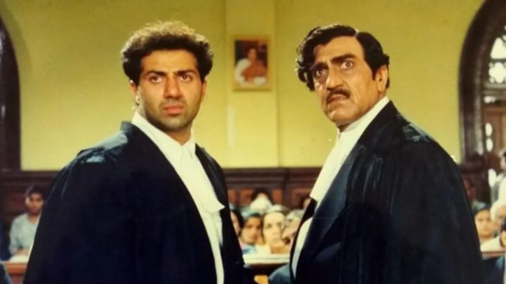 "ਇੱਕਾ" ਤੋਂ ਪਹਿਲਾਂ, ਸੰਨੀ ਦਿਓਲ ਨੇ ਆਖਰੀ ਵਾਰ 1993 ਦੀ ਫਿਲਮ "ਦਾਮਿਨੀ" ਵਿੱਚ ਇੱਕ ਵਕੀਲ ਦੀ ਭੂਮਿਕਾ ਨਿਭਾਈ ਸੀ। ਹੁਣ, ਲਗਭਗ 33 ਸਾਲਾਂ ਬਾਅਦ, ਸੰਨੀ ਦਿਓਲ ਇੱਕ ਵਾਰ ਫਿਰ ਇੱਕ ਵਕੀਲ ਦੇ ਰੂਪ ਵਿੱਚ ਅਦਾਲਤ ਦੇ ਕਮਰੇ ਵਿੱਚ ਗਰਜਦੇ ਹੋਏ ਦਿਖਾਈ ਦੇਣਗੇ, ਜਦੋਂ ਕਿ ਅਕਸ਼ੈ ਖੰਨਾ ਇੱਕ ਗੂੜ੍ਹੇ ਕਿਰਦਾਰ ਵਿੱਚ ਨਜ਼ਰ ਆਉਣਗੇ। ਇਸ ਦੌਰਾਨ, ਆਓ "ਦਾਮਿਨੀ" ਦੇ ਬਾਕਸ ਆਫਿਸ ਕਲੈਕਸ਼ਨ 'ਤੇ ਇੱਕ ਨਜ਼ਰ ਮਾਰੀਏ।