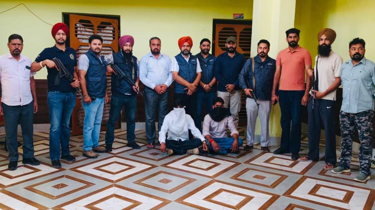ਗਾਬਾ ਕਤਲਕਾਂਡ: ਹਥਿਆਰ ਰਿਕਵਰੀ ਦੌਰਾਨ ਮੁਲਜ਼ਮ ਵੱਲੋਂ ਭੱਜਣ ਦੀ ਕੋਸ਼ਿਸ਼, ਐਨਕਾਊਂਟਰ ਚ ਹੋਇਆ ਜ਼ਖ਼ਮੀ ਗਾਬਾ ਕਤਲਕਾਂਡ: ਹਥਿਆਰ ਰਿਕਵਰੀ ਦੌਰਾਨ ਮੁਲਜ਼ਮ ਵੱਲੋਂ ਭੱਜਣ ਦੀ ਕੋਸ਼ਿਸ਼, ਐਨਕਾਊਂਟਰ ਚ ਹੋਇਆ ਜ਼ਖ਼ਮੀ