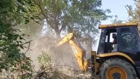 ਨਸ਼ਾ ਵਿਰੋਧੀ ਮੁਹਿੰਮ ਤਹਿਤ ਵੱਡੀ ਕਾਰਵਾਈ, ਤਸਕਰਾਂ ਦੇ ਅੱਡਿਆਂ 'ਤੇ ਚੱਲਿਆ JCB