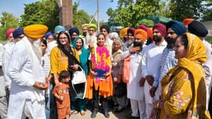 NDA 'ਚ ਦੇਸ਼ ਭਰ 'ਚੋਂ 18ਵੇਂ ਰੈਂਕ 'ਤੇ ਰਹੀ ਅੰਮ੍ਰਿਤਸਰ ਦੀ ਧੀ, ਪਿੰਡ 'ਚ ਜਸ਼ਨ NDA 'ਚ ਦੇਸ਼ ਭਰ 'ਚੋਂ 18ਵੇਂ ਰੈਂਕ 'ਤੇ ਰਹੀ ਅੰਮ੍ਰਿਤਸਰ ਦੀ ਧੀ, ਪਿੰਡ 'ਚ ਜਸ਼ਨ