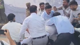 ਜਲੰਧਰ 'ਚ BJP ਪ੍ਰੋਗਰਾਮ ਦੌਰਾਨ ਸਾਬਕਾ ਮੰਤਰੀ ਮਨੋਰੰਜਨ ਕਾਲੀਆ ਅਚਾਨਕ ਹੋਏ ਬੇਹੋਸ਼