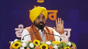 ਪੰਜਾਬ ਸਿਹਤ ਵਿਭਾਗ 'ਚ 523 ਨੌਜਵਾਨਾਂ ਨੂੰ ਨੌਕਰੀ, CM ਨੇ ਵੰਡੇ ਨਿਯੁਕਤੀ ਪੱਤਰ ਪੰਜਾਬ ਸਿਹਤ ਵਿਭਾਗ 'ਚ 523 ਨੌਜਵਾਨਾਂ ਨੂੰ ਨੌਕਰੀ, CM ਨੇ ਵੰਡੇ ਨਿਯੁਕਤੀ ਪੱਤਰ