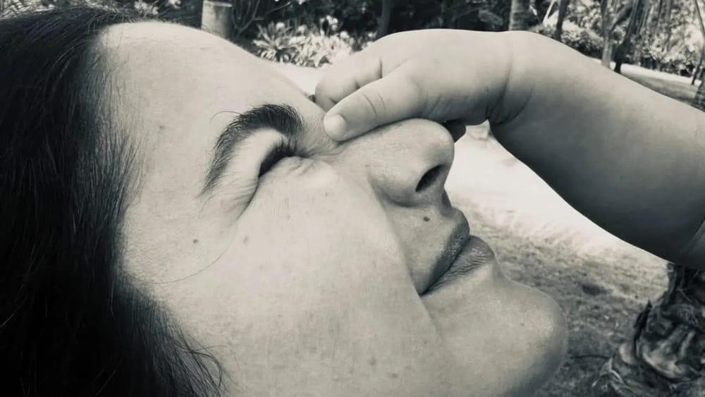 Katrina Kaif Birthday Post: ਬਾਲੀਵੁੱਡ ਅਦਾਕਾਰਾ ਕਟਰੀਨਾ ਕੈਫ ਨੇ ਬੀਤੀ 16 ਜੁਲਾਈ ਨੂੰ ਆਪਣਾ 43ਵਾਂ ਜਨਮਦਿਨ ਮਨਾਇਆ। ਹੁਣ ਜਨਮਦਿਨ ਤੋਂ 2 ਦਿਨ ਬਾਅਦ ਅਦਾਕਾਰਾ ਨੇ ਪਰਿਵਾਰ ਨਾਲ ਬਿਤਾਏ ਖੂਬਸੂਰਤ ਪਲਾਂ ਦੀਆਂ ਤਸਵੀਰਾਂ ਸੋਸ਼ਲ ਮੀਡੀਆ 'ਤੇ ਸਾਂਝੀਆਂ ਕੀਤੀਆਂ ਹਨ। ਇਨ੍ਹਾਂ ਤਸਵੀਰਾਂ ਦੇ ਨਾਲ ਕਟਰੀਨਾ ਨੇ ਇੱਕ ਭਾਵੁਕ ਨੋਟ ਵੀ ਸਾਂਝਾ ਕੀਤਾ, ਜੋ ਫੈਨਜ਼ ਦਾ ਦਿਲ ਜਿੱਤ ਰਿਹਾ ਹੈ।
