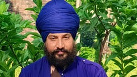 ਮਸਜਿਦ ਜਾਣ ਵਾਲਾ ਸਿੱਖ ਪੱਗ ਦਾ ਹੱਕਦਾਰ ਨਹੀਂ, ਨਿਹੰਗ ਸਿੰਘ ਨੇ ਮੌਲਵੀ ਨੂੰ ਘੇਰਿਆ