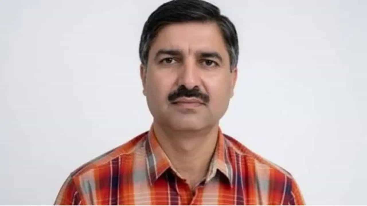 ਹਰਿਆਣਾ: 169 ਕਰੋੜ ਰੁਪਏ ਦੇ ਬੈਂਕ ਘੁਟਾਲੇ ਚ CBI ਦਾ ਵੱਡਾ ਐਕਸ਼ਨ, ਰਿਟਾਇਰਮੈਂਟ ਦੇ ਦਿਨ IAS ਪ੍ਰਦੀਪ ਕੁਮਾਰ ਗ੍ਰਿਫ਼ਤਾਰ ਕੀਤਾ ਹਰਿਆਣਾ: 169 ਕਰੋੜ ਰੁਪਏ ਦੇ ਬੈਂਕ ਘੁਟਾਲੇ ਚ CBI ਦਾ ਵੱਡਾ ਐਕਸ਼ਨ, ਰਿਟਾਇਰਮੈਂਟ ਦੇ ਦਿਨ IAS ਪ੍ਰਦੀਪ ਕੁਮਾਰ ਗ੍ਰਿਫ਼ਤਾਰ ਕੀਤਾ