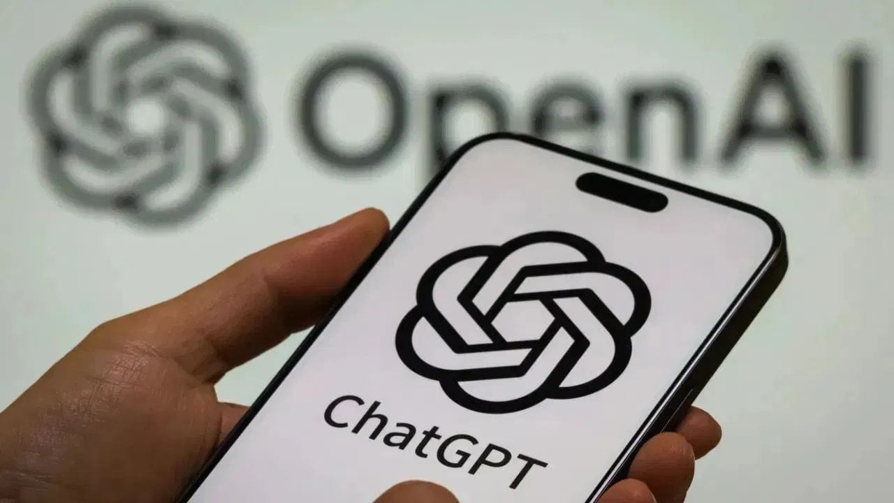 OpenAI ਨੇ ChatGPT ਵਿੱਚ ਇੱਕ ਨਵੀਂ ਸਿਹਤ ਵਿਸ਼ੇਸ਼ਤਾ ਲਾਂਚ ਕੀਤੀ ਹੈ। ਜਿਸ ਰਾਹੀਂ ਯੂਜ਼ਰਸ ਆਪਣੇ ਐਪਲ ਹੈਲਥ ਅਤੇ ਸਮਰਥਿਤ ਮੈਡੀਕਲ ਰਿਕਾਰਡਾਂ ਨੂੰ ChatGPT ਨਾਲ ਜੋੜ ਸਕਦੇ ਹਨ। ਇਹ ChatGPT ਨੂੰ ਤੁਹਾਡੀ ਸਿਹਤ ਪ੍ਰੋਫਾਈਲ ਦੇ ਆਧਾਰ 'ਤੇ ਵਧੇਰੇ ਵਿਅਕਤੀਗਤ ਅਤੇ ਸਹੀ ਜਵਾਬ ਪ੍ਰਦਾਨ ਕਰਨ ਦੀ ਆਗਿਆ ਦੇਵੇਗਾ। ਸਰਲ ਸ਼ਬਦਾਂ ਵਿੱਚ, ਜੇਕਰ ਤੁਹਾਡੀ ਖੂਨ ਦੀ ਜਾਂਚ ਰਿਪੋਰਟ ਆ ਗਈ ਹੈ, ਤਾਂ ChatGPT ਇਸ ਨੂੰ ਸਰਲ ਭਾਸ਼ਾ ਵਿੱਚ ਸਮਝਾ ਸਕਦਾ ਹੈ। ਇਹ ਤੁਹਾਨੂੰ ਇਹ ਵੀ ਦੱਸ ਸਕਦਾ ਹੈ ਕਿ ਡਾਕਟਰ ਕੋਲ ਜਾਣ ਤੋਂ ਪਹਿਲਾਂ ਕਿਹੜੇ ਸਵਾਲ ਪੁੱਛਣੇ ਹਨ। ਇਹ ਕਿਸੇ ਵੀ ਨਵੀਂ ਲੈਬ ਰਿਪੋਰਟ ਦੀ ਪੁਰਾਣੀ ਰਿਪੋਰਟ ਨਾਲ ਤੁਲਨਾ ਕਰਨ ਦੇ ਯੋਗ ਵੀ ਹੋਵੇਗਾ ਅਤੇ ਤੁਹਾਨੂੰ ਦੱਸੇਗਾ ਕਿ ਕੀ ਕੋਈ ਬਦਲਾਅ ਹੋਇਆ ਹੈ। ਇਹ ਵਿਸ਼ੇਸ਼ਤਾ ਵਰਤਮਾਨ ਵਿੱਚ ਵੈੱਬ ਅਤੇ iOS 'ਤੇ ਅਮਰੀਕਾ ਵਿੱਚ 18 ਸਾਲ ਜਾਂ ਇਸ ਤੋਂ ਵੱਧ ਉਮਰ ਦੇ ਲੌਗਇਨ ਕੀਤੇ ਯੂਜ਼ਰਸ ਲਈ ਉਪਲਬਧ ਹੈ।