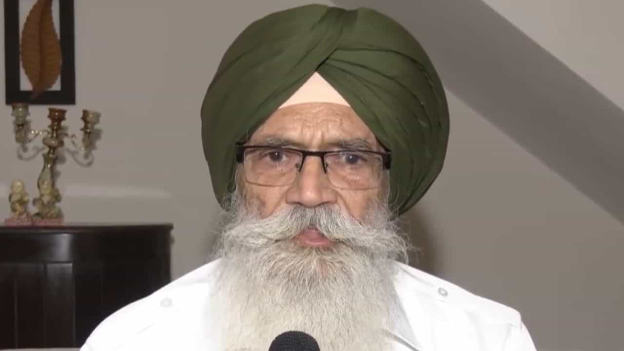PM Modi ਦੀ ਤਾਰੀਫ਼ ਸੁਣ ਕੇ ਭਾਵੁਕ ਹੋਏ ਬਰੂਮ ਵਾਰੀਅਰ ਇੰਦਰਜੀਤ ਸਿੱਧੂ, ਬੋਲੇ- ਮੋਦੀ ਸਾਹਿਬ ਦਾ ਬਹੁਤ ਧੰਨਵਾਦੀ ਹਾਂ PM Modi ਦੀ ਤਾਰੀਫ਼ ਸੁਣ ਕੇ ਭਾਵੁਕ ਹੋਏ ਬਰੂਮ ਵਾਰੀਅਰ ਇੰਦਰਜੀਤ ਸਿੱਧੂ, ਬੋਲੇ- ਮੋਦੀ ਸਾਹਿਬ ਦਾ ਬਹੁਤ ਧੰਨਵਾਦੀ ਹਾਂ