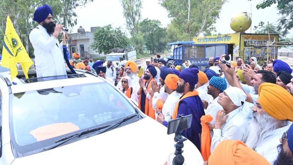 ਮੀਰੀ-ਪੀਰੀ ਖਾਲਸਾ ਮਾਰਚ ਦੌਰਾਨ ਸ੍ਰੀ ਅਕਾਲ ਤਖ਼ਤ ਸਾਹਿਬ ਦੇ ਜਥੇਦਾਰ ਗਿਆਨੀ ਕੁਲਦੀਪ ਸਿੰਘ ਗੜਗੱਜ ਨੇ ਸੰਗਤ ਨੂੰ ਸੰਬੋਧਨ ਕਰਦਿਆਂ ਮੀਰੀ-ਪੀਰੀ ਦੇ ਸਿਧਾਂਤ ਅਤੇ ਸ੍ਰੀ ਅਕਾਲ ਤਖ਼ਤ ਸਾਹਿਬ ਦੀ ਸਰਵਉੱਚਤਾ ਦਾ ਸੰਦੇਸ਼ ਦਿੱਤਾ। ( Photo Credit Social Media )