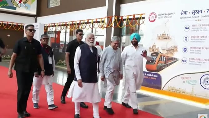 ਪੀਐਮ ਮੋਦੀ ਦੀ ਜਲੰਧਰ-ਚੰਡੀਗੜ੍ਹ-ਹਰਿਆਣਾ ਫੇਰੀ ਦੀਆਂ ਵੇਖੋ ਖਾਸ PHOTOS