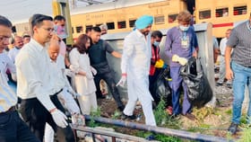 ਲੁਧਿਆਣਾ ਸਟੇਸ਼ਨ 'ਤੇ ਗੰਦਗੀ ਦੇਖ ਭੜਕੇ ਮੰਤਰੀ ਰਵਨੀਤ ਬਿੱਟੂ, ਚਲਾਇਆ ਸਫ਼ਾਈ ਅਭਿਆਨ