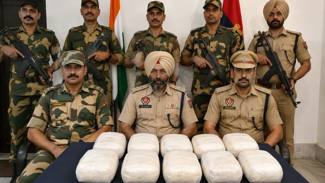 ਤਰਨਤਾਰਨ 'ਚ BSF ਤੇ ਪੁਲਿਸ ਦਾ ਜੁਆਇੰਟ ਆਪ੍ਰੇਸ਼ਨ, 10 ਕਿਲੋ ਹੈਰੋਇਨ ਬਰਾਮਦ