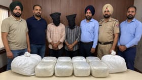 ਤਰਨਤਾਰਨ ‘ਚ 15 ਕਰੋੜ ਦੀ ਹੈਰੋਇਨ ਜ਼ਬਤ, CIA ਸਟਾਫ ਵੱਲੋਂ ਦੋ ਤਸਕਰ ਕਾਬੂ; ਦੋ ਪਿਸਤੌਲ- 2 ਦੋ ਮੋਬਾਈਲ ਤੇ ਇੱਕ ਬਾਈਕ ਬਰਾਮਦ...