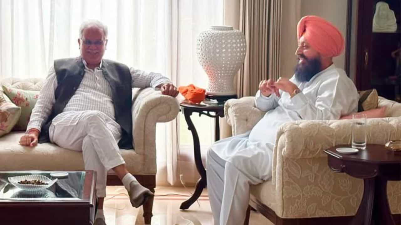ਕਾਂਗਰਸ ਚ ਪ੍ਰਧਾਨ ਅਹੁਦੇ ਦੀ ਕੌਣ ਦੇਵੇਗਾ ਕੁਰਬਾਨੀ? ਬਘੇਲ ਨਾਲ ਮੀਟਿੰਗ ਤੋਂ ਬਾਅਦ ਬਾਜਵਾ ਦਾ ਸੰਦੇਸ਼ ਕਾਂਗਰਸ ਚ ਪ੍ਰਧਾਨ ਅਹੁਦੇ ਦੀ ਕੌਣ ਦੇਵੇਗਾ ਕੁਰਬਾਨੀ? ਬਘੇਲ ਨਾਲ ਮੀਟਿੰਗ ਤੋਂ ਬਾਅਦ ਬਾਜਵਾ ਦਾ ਸੰਦੇਸ਼