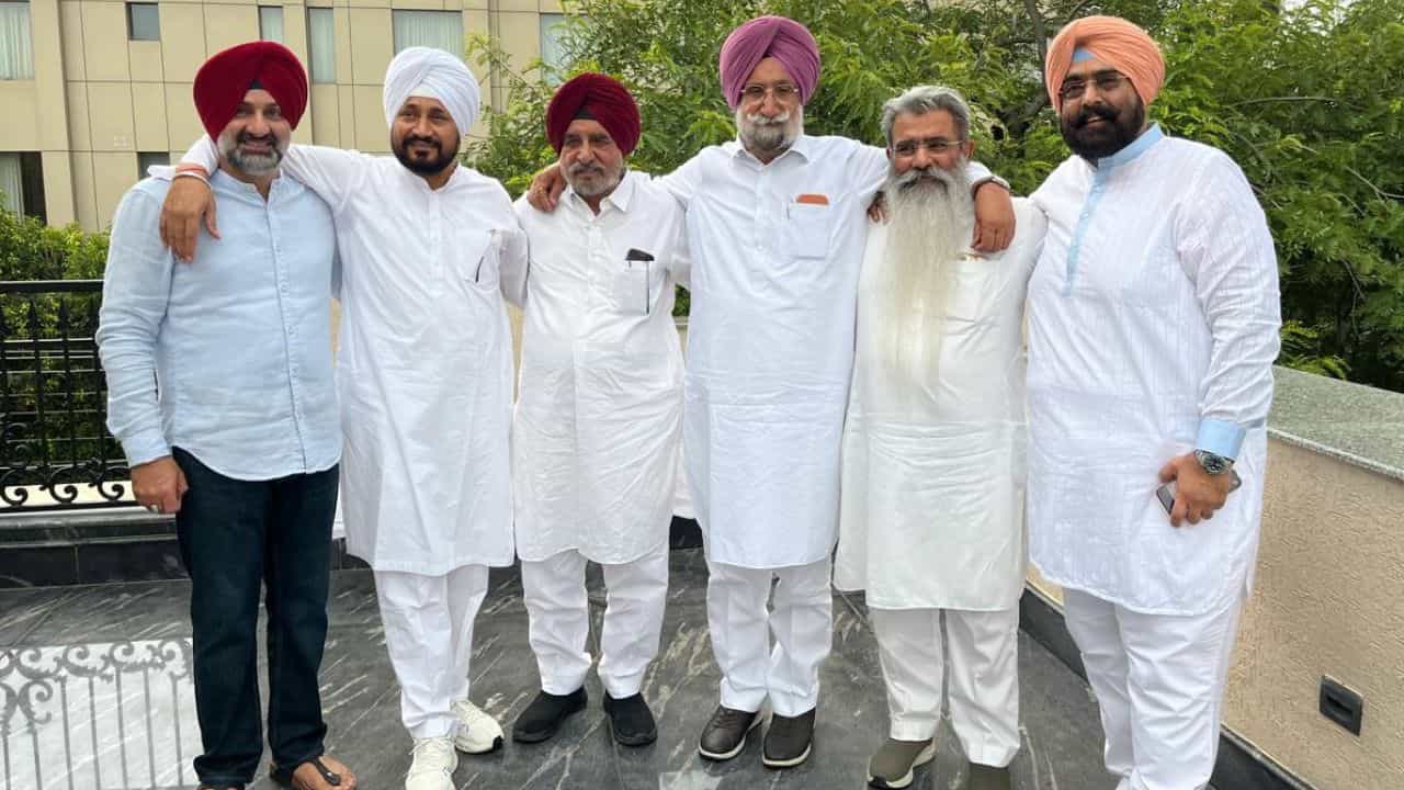ਪੰਜਾਬ ਕਾਂਗਰਸ ਲਈ ਅੱਜ ਵੱਡਾ ਦਿਨ! ਚੰਨੀ ਧੜਾ ਬਘੇਲ ਨਾਲ ਕਰੇਗਾ ਮੁਲਾਕਾਤ ਜਾਂ ਹੋਵੇਗੀ ਪਾਰਟੀ ਦੀ ਕਿਰਕਿਰੀ? ਪੰਜਾਬ ਕਾਂਗਰਸ ਲਈ ਅੱਜ ਵੱਡਾ ਦਿਨ! ਚੰਨੀ ਧੜਾ ਬਘੇਲ ਨਾਲ ਕਰੇਗਾ ਮੁਲਾਕਾਤ ਜਾਂ ਹੋਵੇਗੀ ਪਾਰਟੀ ਦੀ ਕਿਰਕਿਰੀ?