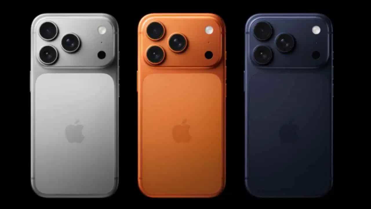 iPhone 17 ਦੀ ਮੰਗ ਹੋਈ ਬੇਕਾਬੂ! ਮਹਿੰਗਾ ਹੋਣ ਦੇ ਡਰੋਂ ਫ਼ੋਨ ਖ਼ਰੀਦਣ ਦੀ ਮਚੀ ਹੋੜ, ਮਾਰਕੀਟ ਚ ਸਪਲਾਈ ਪ੍ਰਭਾਵਿਤ