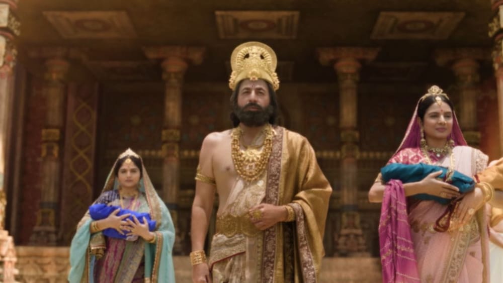 Arun Govil: ਅਰੁਣ ਗੋਵਿਲ ਨਿਤੇਸ਼ ਤਿਵਾਰੀ ਦੀ ਆਉਣ ਵਾਲੀ ਫ਼ਿਲਮ 'ਰਾਮਾਇਣ' ਵਿੱਚ ਮਹਾਰਾਜ ਦਸ਼ਰਥ, ਭਗਵਾਨ ਸ਼੍ਰੀ ਰਾਮ ਦੇ ਪਿਤਾ ਦਾ ਕਿਰਦਾਰ ਨਿਭਾ ਰਹੇ ਹਨ। ਟ੍ਰੇਲਰ ਵਿੱਚ ਉਨ੍ਹਾਂ ਦੇ ਕਈ ਸੀਨ ਦੇਖਣ ਨੂੰ ਮਿਲਦੇ ਹਨ। ਹਾਲਾਂਕਿ, ਉਨ੍ਹਾਂ ਨੂੰ ਦੇਖ ਕੇ ਦਰਸ਼ਕਾਂ ਨੂੰ ਉਨ੍ਹਾਂ ਦਾ ਪੁਰਾਣਾ ਭਗਵਾਨ ਰਾਮ ਵਾਲਾ ਅਵਤਾਰ ਯਾਦ ਆ ਰਿਹਾ ਹੈ।