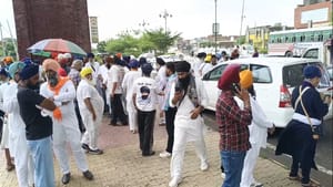 ਫਿਲਮ ਸਤਲੁਜ ਤੇ ਲੱਗੀ ਪਾਬੰਦੀ ਖ਼ਿਲਾਫ਼ ਅੰਮ੍ਰਿਤਸਰ 'ਚ ਰੋਸ ਮਾਰਚ ਫਿਲਮ ਸਤਲੁਜ ਤੇ ਲੱਗੀ ਪਾਬੰਦੀ ਖ਼ਿਲਾਫ਼ ਅੰਮ੍ਰਿਤਸਰ 'ਚ ਰੋਸ ਮਾਰਚ
