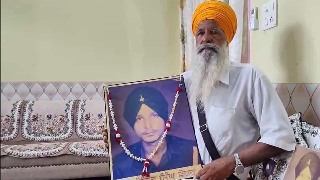 ਕਾਰਗਿਲ ਵਿਜੇ ਦਿਵਸ: ਨਵਾਂਸ਼ਹਿਰ ਦੇ ਸ਼ਹੀਦ ਬਲਜਿੰਦਰ ਸਿੰਘ ਛੋਕਰ ਦੀ ਬਹਾਦਰੀ ਨੂੰ ਦੇਸ਼ ਦਾ ਸਲਾਮ ਕਾਰਗਿਲ ਵਿਜੇ ਦਿਵਸ: ਨਵਾਂਸ਼ਹਿਰ ਦੇ ਸ਼ਹੀਦ ਬਲਜਿੰਦਰ ਸਿੰਘ ਛੋਕਰ ਦੀ ਬਹਾਦਰੀ ਨੂੰ ਦੇਸ਼ ਦਾ ਸਲਾਮ