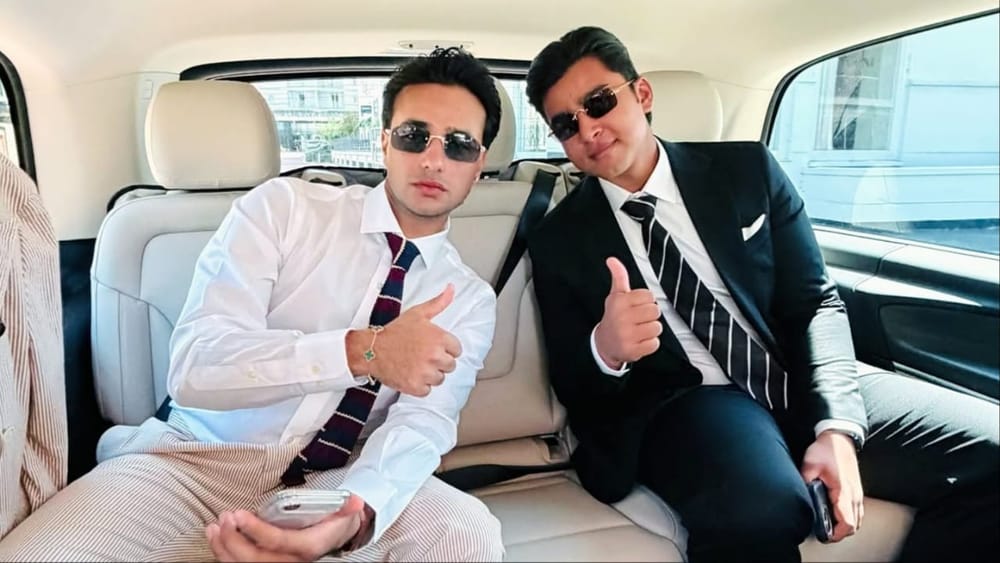 ਅਭਿਸ਼ੇਕ ਸ਼ਰਮਾ ਨੇ ਸਾਲ 2025 ਵਿੱਚ T20 ਕ੍ਰਿਕਟ ਵਿੱਚ 108 ਛੱਕੇ ਜੜੇ ਸਨ, ਜੋ ਇੱਕ ਕੈਲੰਡਰ ਸਾਲ ਵਿੱਚ ਕਿਸੇ ਵੀ ਭਾਰਤੀ ਬੱਲੇਬਾਜ਼ ਵੱਲੋਂ ਸਭ ਤੋਂ ਵੱਧ ਛੱਕਿਆਂ ਦਾ ਰਿਕਾਰਡ ਹੈ। ਹਾਲਾਂਕਿ, ਵੈਭਵ ਸੂਰਯਵੰਸ਼ੀ ਇਸ ਸਾਲ ਇਹ ਰਿਕਾਰਡ ਤੋੜ ਸਕਦੇ ਹਨ। ਅਭਿਸ਼ੇਕ ਦਾ ਰਿਕਾਰਡ ਤੋੜਣ ਲਈ ਵੈਭਵ ਨੂੰ ਹੁਣ ਸਿਰਫ਼ 23 ਹੋਰ ਛੱਕਿਆਂ ਦੀ ਲੋੜ ਹੈ। (Photo: Instagram)