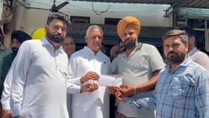 ਮੰਤਰੀ ਗੋਇਲ ਨੇ ਲਹਿਰਾਗਾਗਾ 'ਚ ਵੰਡੇ 3 ਕਰੋੜ ਦੇ ਚੈੱਕ, ਦੱਸੇ ਹੜ੍ਹ ਪ੍ਰਬੰਧ ਮੰਤਰੀ ਗੋਇਲ ਨੇ ਲਹਿਰਾਗਾਗਾ 'ਚ ਵੰਡੇ 3 ਕਰੋੜ ਦੇ ਚੈੱਕ, ਦੱਸੇ ਹੜ੍ਹ ਪ੍ਰਬੰਧ