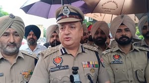 ਬਟਾਲਾ ਗ੍ਰੇਨੇਡ ਹਮਲਾ ਮਾਮਲਾ, ਪੁਲਿਸ ਨੇ 2 ਨਾਬਾਲਗ ਕੀਤੇ ਗ੍ਰਿਫ਼ਤਾਰ; 1 ਫ਼ਰਾਰ ਬਟਾਲਾ ਗ੍ਰੇਨੇਡ ਹਮਲਾ ਮਾਮਲਾ, ਪੁਲਿਸ ਨੇ 2 ਨਾਬਾਲਗ ਕੀਤੇ ਗ੍ਰਿਫ਼ਤਾਰ; 1 ਫ਼ਰਾਰ