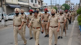 15 ਅਗਸਤ ਤੋਂ ਪਹਿਲਾਂ ਬਟਾਲਾ 'ਚ ਫਲੈਗ ਮਾਰਚ, ਪੁਲਿਸ ਵੱਲੋਂ ਸੁਰੱਖਿਆ ਸਖ਼ਤ