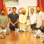 CM ਮਾਨ ਨੇ ਸ਼ੇਰ-ਏ-ਪੰਜਾਬ ਟੀ-20 ਕੱਪ ਦੇ ਖਿਡਾਰੀਆਂ ਨਾਲ ਕੀਤੀ ਮੁਲਾਕਾਤ, ਬੋਲੇ- ਪੰਜਾਬ ਨੇ ਹਮੇਸ਼ਾ ਦੇਸ਼ ਨੂੰ ਹੋਣਹਾਰ ਖਿਡਾਰੀ ਦਿੱਤੇ