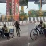 Viral Video: CRPF ਜਵਾਨ ਨੇ ਦਿਖਾਈ ਦਿਲਦਾਰੀ, ਬਜ਼ੁਰਗ ਦਾ ਭਾਰੀ ਰੇਹੜਾ ਧੱਕ ਕੇ ਜਿੱਤਿਆ ਸਭ ਦਾ ਦਿਲ