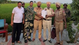 ਤਰਨਤਾਰਨ ਸਰਹੱਦ ਨੇੜਿਓਂ ਖੇਤ 'ਚੋਂ 4.4 ਕਿਲੋ ਹੈਰੋਇਨ ਬਰਾਮਦ, ਤਸਕਰਾਂ ਦੀ ਭਾਲ ਤੇਜ