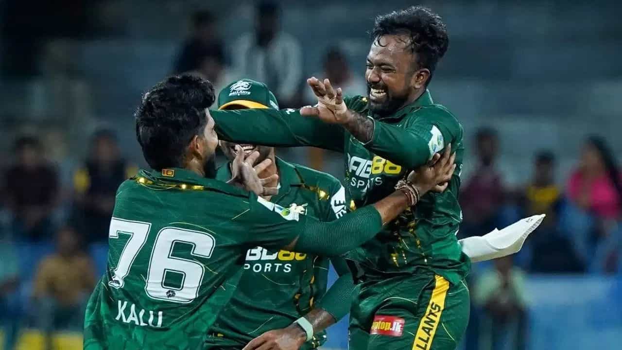 LPL 2026 Final: ਹਾਰ ਗਈ ਜ਼ਹੀਰ ਖਾਨ ਦੀ ਟੀਮ, ਗਾਲ ਬਣੀ ਚੈਂਪੀਅਨ, 95 ਗੇਂਦਾਂ ਚ ਖੇਡ ਖਤਮ LPL 2026 Final: ਹਾਰ ਗਈ ਜ਼ਹੀਰ ਖਾਨ ਦੀ ਟੀਮ, ਗਾਲ ਬਣੀ ਚੈਂਪੀਅਨ, 95 ਗੇਂਦਾਂ ਚ ਖੇਡ ਖਤਮ