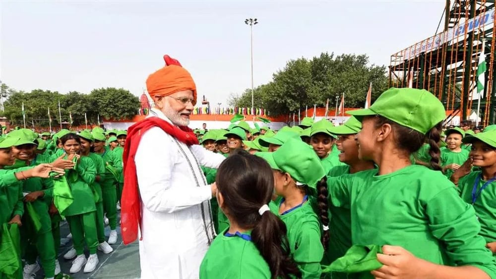 2018 ਵਿੱਚ, ਪ੍ਰਧਾਨ ਮੰਤਰੀ ਨੇ ਆਜ਼ਾਦੀ ਦਿਵਸ ਲਈ ਕੇਸਰੀ ਪੱਗ ਬੰਨ੍ਹੀ ਸੀ।