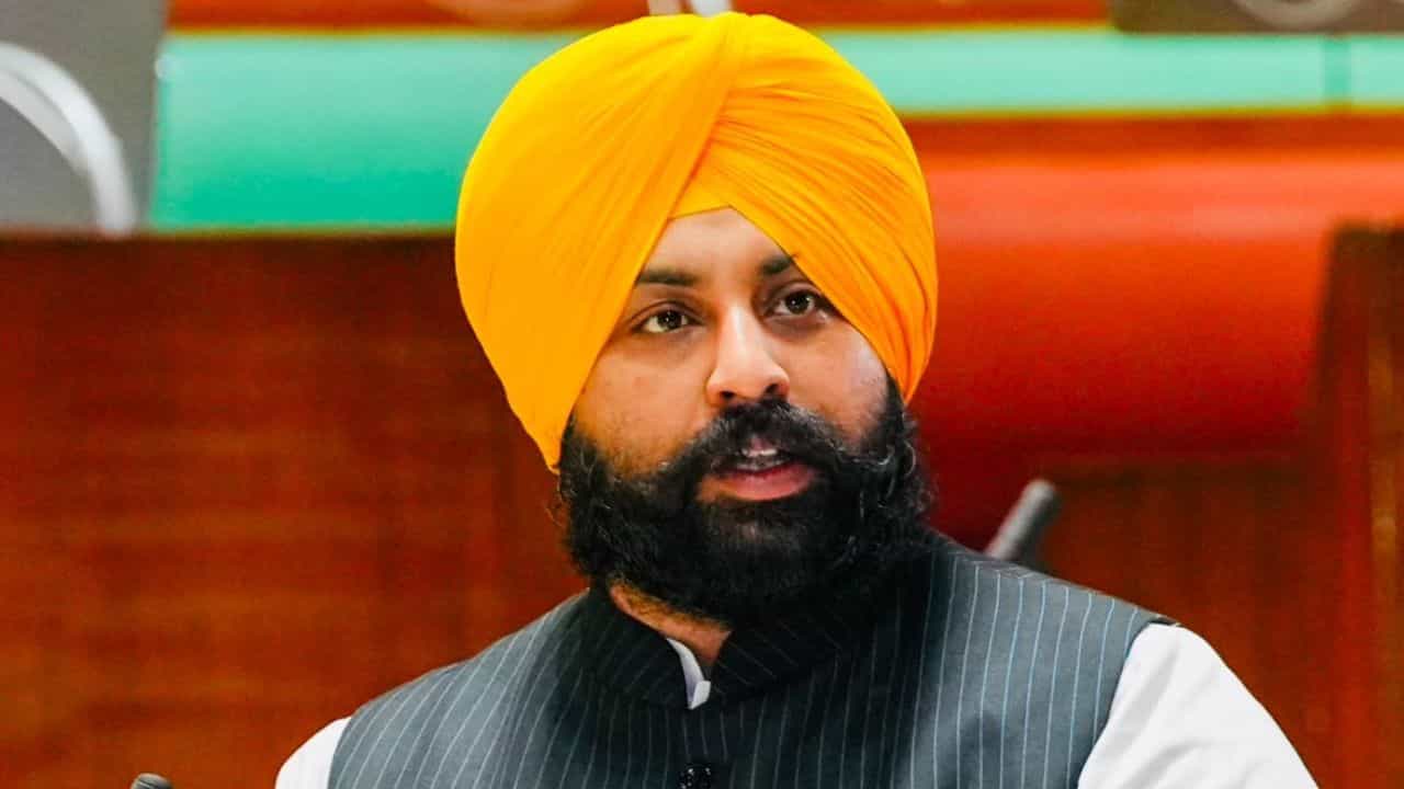 ਨੀਤੀ ਆਯੋਗ ਰੈਂਕਿੰਗ ਚ ਪੰਜਾਬ ਨੇ ਕੇਰਲ ਨੂੰ ਪਛਾੜਿਆ, ਸਿੱਖਿਆ ਮੰਤਰੀ ਨੇ ਵਿਧਾਨ ਸਭਾ ਵਿੱਚ 4 ਸਾਲਾਂ ਦਾ ਰਿਪੋਰਟ ਕਾਰਡ ਕੀਤਾ ਪੇਸ਼ ਨੀਤੀ ਆਯੋਗ ਰੈਂਕਿੰਗ ਚ ਪੰਜਾਬ ਨੇ ਕੇਰਲ ਨੂੰ ਪਛਾੜਿਆ, ਸਿੱਖਿਆ ਮੰਤਰੀ ਨੇ ਵਿਧਾਨ ਸਭਾ ਵਿੱਚ 4 ਸਾਲਾਂ ਦਾ ਰਿਪੋਰਟ ਕਾਰਡ ਕੀਤਾ ਪੇਸ਼