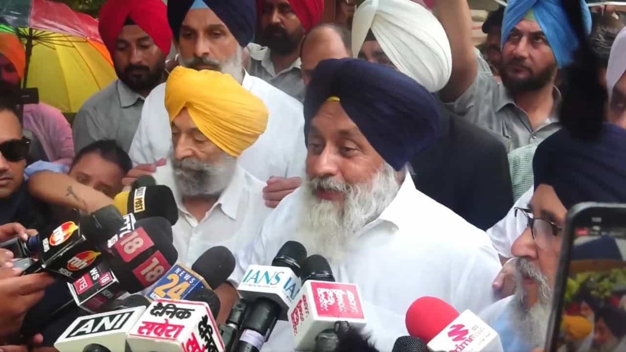 ਅਕਾਲੀ-ਭਾਜਪਾ ਗੱਠਜੋੜ ਤੇ ਮੁੜ ਚਰਚਾ! ਸੁਖਬੀਰ ਬਾਦਲ ਬੋਲੇ- ਪੰਜਾਬ ਨਾਲ ਜੁੜੇ ਮੁੱਦਿਆਂ ਤੇ PM ਨਾਲ ਕੀਤੀ ਮੁਲਾਕਾਤ ਅਕਾਲੀ-ਭਾਜਪਾ ਗੱਠਜੋੜ ਤੇ ਮੁੜ ਚਰਚਾ! ਸੁਖਬੀਰ ਬਾਦਲ ਬੋਲੇ- ਪੰਜਾਬ ਨਾਲ ਜੁੜੇ ਮੁੱਦਿਆਂ ਤੇ PM ਨਾਲ ਕੀਤੀ ਮੁਲਾਕਾਤ