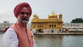 ਸ੍ਰੀ ਦਰਬਾਰ ਸਾਹਿਬ ਨਤਮਸਤਕ ਹੋਏ ਤਰਨਜੀਤ ਸੰਧੂ, ਸਰਬੱਤ ਦੇ ਭੱਲੇ ਲਈ ਕੀਤੀ ਅਰਦਾਸ