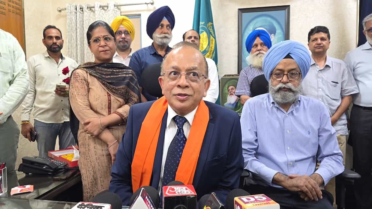 ਡਾ. ਰਜਿੰਦਰ ਬਾਂਸਲ ਨੇ ਸੰਭਾਲਿਆ ਬਾਬਾ ਫ਼ਰੀਦ ਯੂਨੀਵਰਸਿਟੀ ਵੀਸੀ ਦਾ ਅਹੁਦਾ, ਯੂਨੀਵਰਸਿਟੀ ਦੀ ਬਿਹਤਰੀ ਦਾ ਲਿਆ ਸੰਕਲਪ