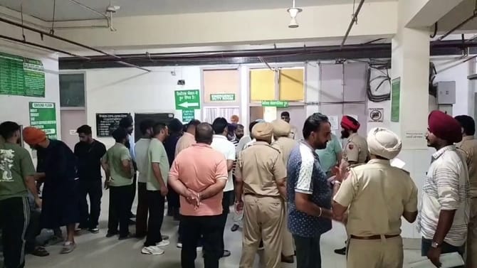 ਗਊ ਤਸਕਰੀ ਦੇ ਸ਼ੱਕ ਵਿੱਚ ਦੋ ਗੁੱਟਾਂ ਵਿਚਕਾਰ ਖੂਨੀ ਝੜਪ, 5 ਲੋਕ ਜ਼ਖਮੀ