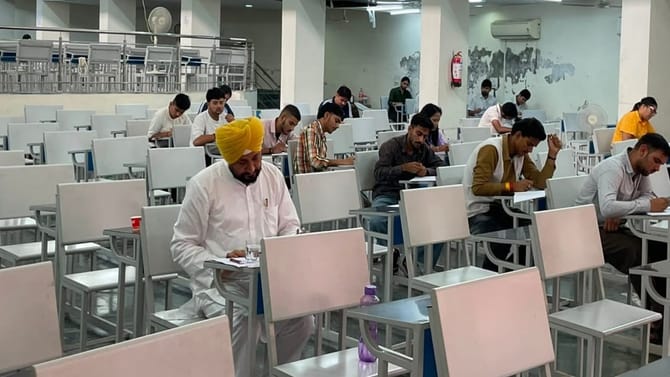 ਚੰਨੀ ਦੀ ਵਾਇਰਲ ਤਸਵੀਰ 'ਤੇ ਵਿਵਾਦ, ਸਾਬਕਾ ਮੇਅਰ ਵੱਲੋਂ CM ਤੇ ਗਵਰਨਰ ਨੂੰ ਚਿੱਠੀ
