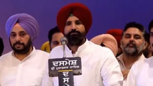 ਕੁਝ ਆਪਣੇ ਵੀ ਬੇਗਾਨੇ ਹੋ ਗਏ... ਇਮੋਸ਼ਨਲ ਰਾਜਾ ਬੋਲੇ- ਮੈਂ ਕੋਈ ਗੁਨਾਹ ਨਹੀਂ ਕੀਤਾ ਕੁਝ ਆਪਣੇ ਵੀ ਬੇਗਾਨੇ ਹੋ ਗਏ... ਇਮੋਸ਼ਨਲ ਰਾਜਾ ਬੋਲੇ- ਮੈਂ ਕੋਈ ਗੁਨਾਹ ਨਹੀਂ ਕੀਤਾ