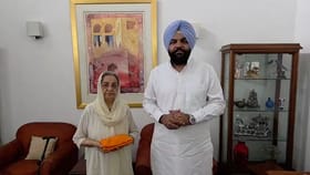 ਉਹ ਰੱਬ ਦੀ ਅਨਮੋਲ ਦੇਣ ਸਨ... ਡਾ. ਮਨਮੋਹਨ ਦੀ ਪਤਨੀ ਨਾਲ ਮਿਲੇ ਗੁਰਜੀਤ ਔਜਲਾ