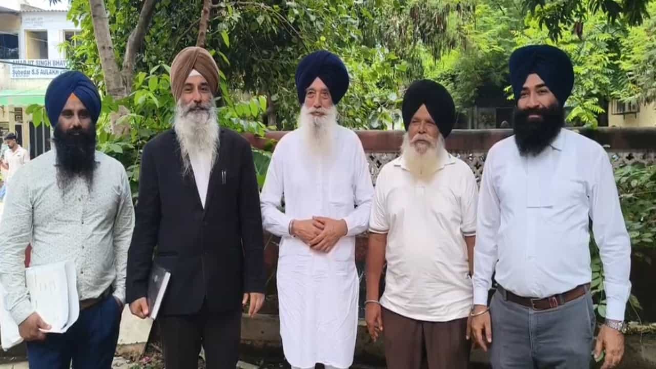 ਸੁਖਬੀਰ ਬਾਦਲ ਤੇ ਗੋਲੀ ਚਲਾਉਣ ਮਾਮਲੇ ਨਰਾਇਣ ਸਿੰਘ ਚੌੜਾ ਦੀ ਅਦਾਲਤ ਚ ਪੇਸ਼ੀ, ਵਕੀਲ ਨੇ ਕੀ ਕਿਹਾ? ਸੁਖਬੀਰ ਬਾਦਲ ਤੇ ਗੋਲੀ ਚਲਾਉਣ ਮਾਮਲੇ ਨਰਾਇਣ ਸਿੰਘ ਚੌੜਾ ਦੀ ਅਦਾਲਤ ਚ ਪੇਸ਼ੀ, ਵਕੀਲ ਨੇ ਕੀ ਕਿਹਾ?