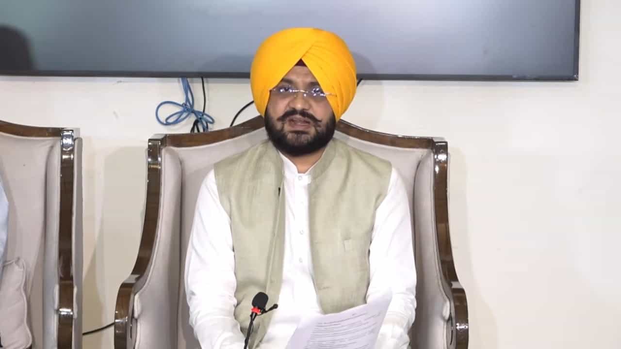 ਬਿਜਲੀ ਦੇ ਵੱਧ ਬਿੱਲਾਂ ਤੇ ਮਾਨ ਸਰਕਾਰ ਦੀ ਵੱਡੀ ਰਾਹਤ, ਖਪਤਕਾਰਾਂ ਦੇ ਬਿੱਲ ਹੋਣਗੇ ਠੀਕ ਬਿਜਲੀ ਦੇ ਵੱਧ ਬਿੱਲਾਂ ਤੇ ਮਾਨ ਸਰਕਾਰ ਦੀ ਵੱਡੀ ਰਾਹਤ, ਖਪਤਕਾਰਾਂ ਦੇ ਬਿੱਲ ਹੋਣਗੇ ਠੀਕ