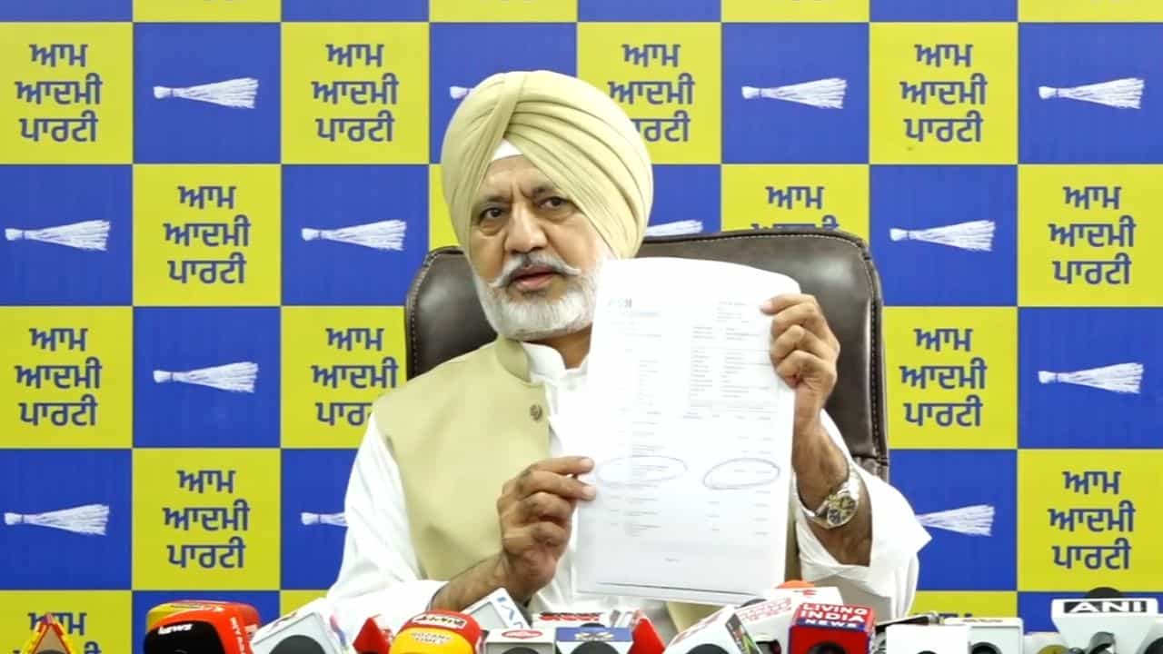 SGPC ਸੈਕਟਰੀ ਨੇ ਬਹਿਰੀਨ ਵਾਲੀ ਮਹਿਲਾ ਦੇ ਖਾਤੇ ਚ ਕੀਤੇ ਪੈਸੇ ਟ੍ਰਾਂਸਫਰ, AAP ਦਾ ਵੱਡਾ ਦਾਅਵਾ