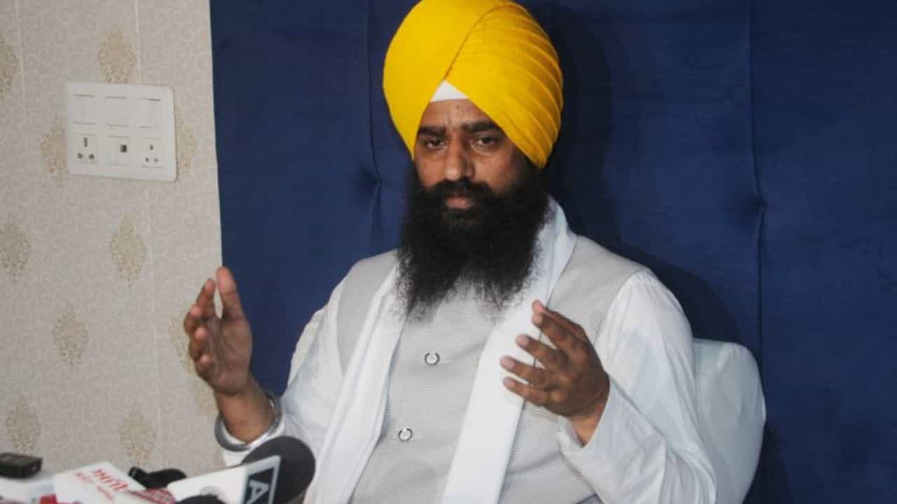 ਅਕਾਲ ਤਖ਼ਤ ਸਾਹਿਬ ਦੇ ਜਥੇਦਾਰ ਦੀ ਮਰੀਅਮ ਨਵਾਜ਼ ਨੂੰ ਚਿੱਠੀ, ਲਾਹੌਰ ਚ ਸਿੱਖ ਵਿਰਾਸਤੀ ਅਸਥਾਨਾਂ ਦੀ ਸਾਂਭ-ਸੰਭਾਲ ਦੀ ਮੰਗ ਅਕਾਲ ਤਖ਼ਤ ਸਾਹਿਬ ਦੇ ਜਥੇਦਾਰ ਦੀ ਮਰੀਅਮ ਨਵਾਜ਼ ਨੂੰ ਚਿੱਠੀ, ਲਾਹੌਰ ਚ ਸਿੱਖ ਵਿਰਾਸਤੀ ਅਸਥਾਨਾਂ ਦੀ ਸਾਂਭ-ਸੰਭਾਲ ਦੀ ਮੰਗ